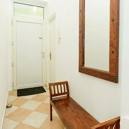 Sophie Apartman Eger